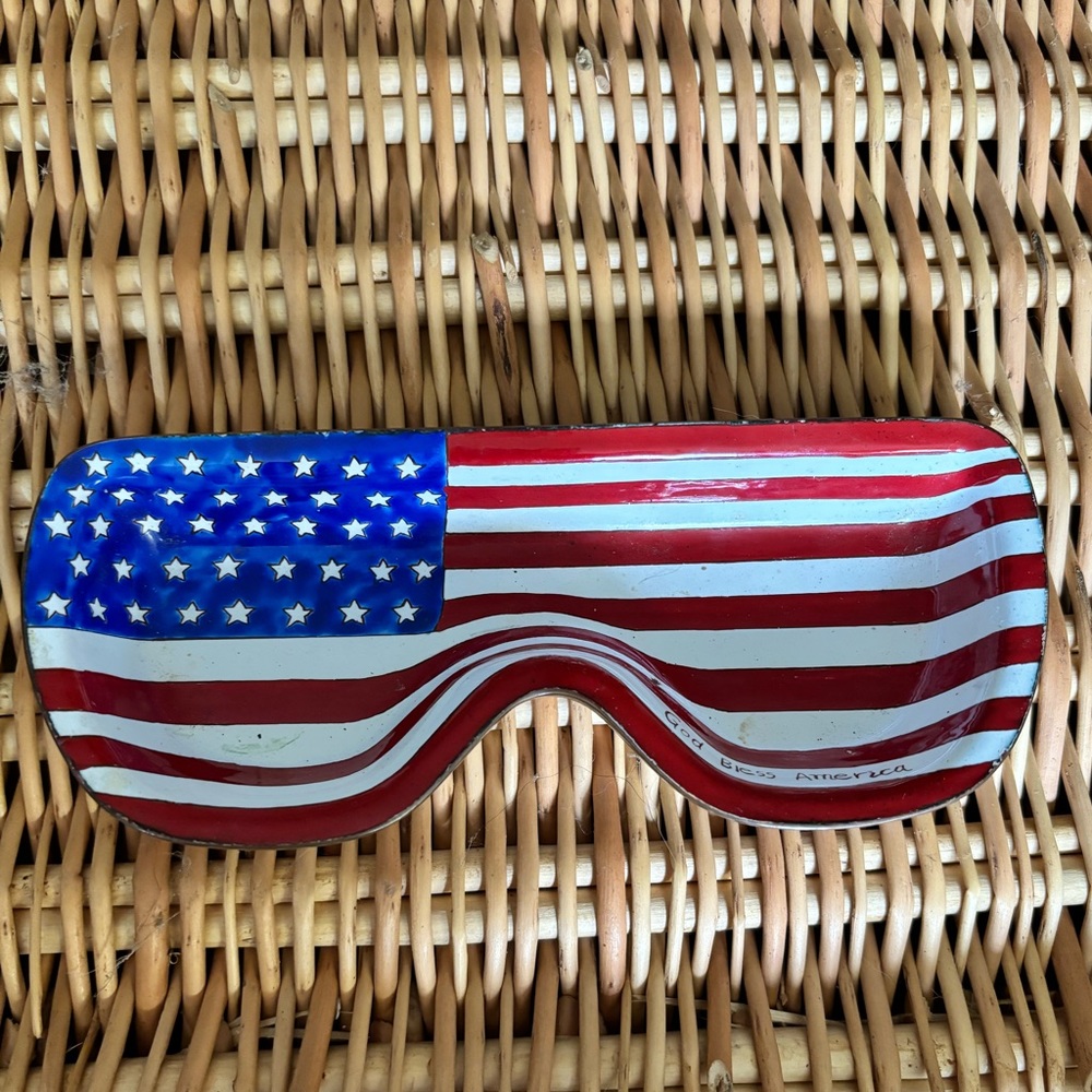 ENAMELED God Bless America USA Flag Kelvin Chen Enamel Painted
Eyeglass Holder